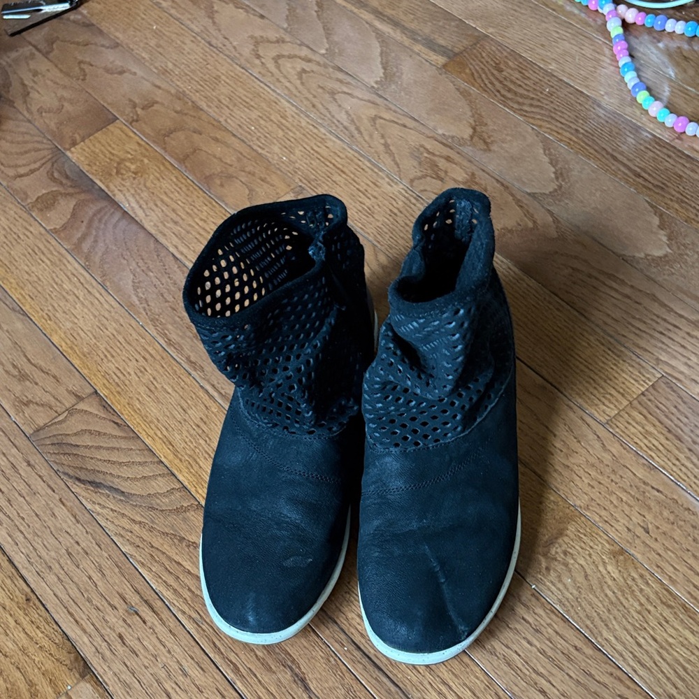 Emu Black Perforated Ankle Boots